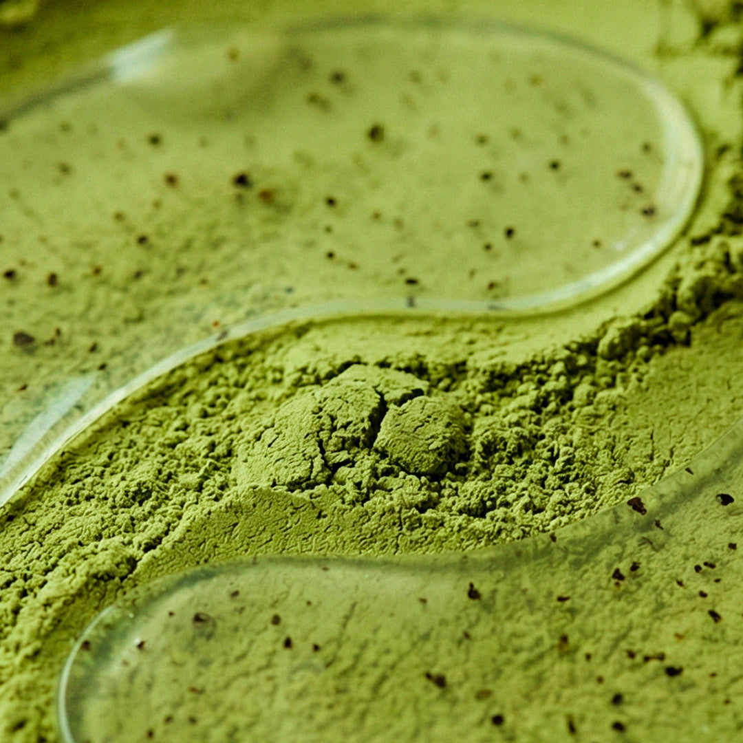 Matcha-hydrogel-patch-su-polvere