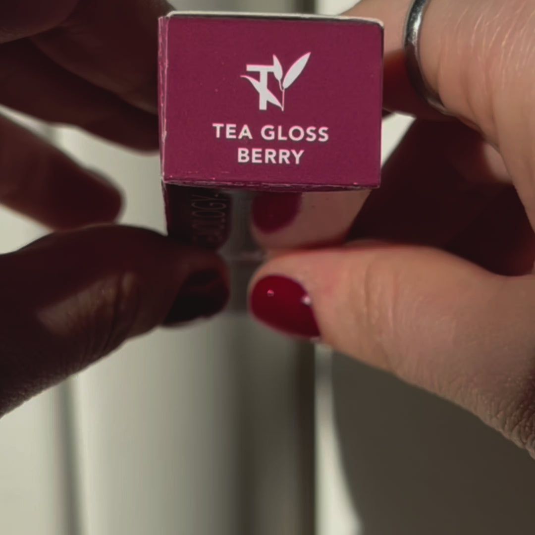 tea gloss berry swatch e color