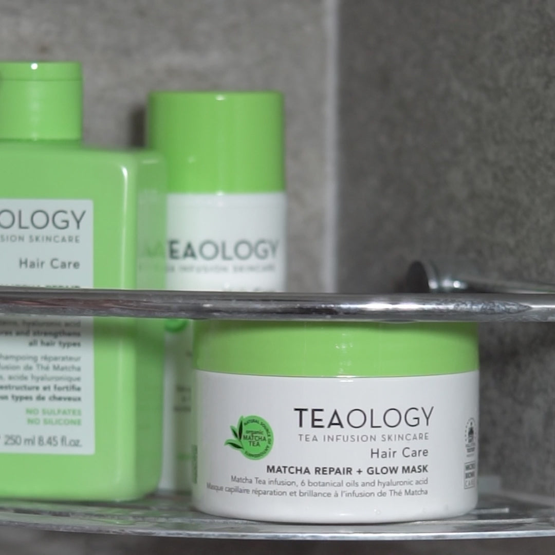 Maschera capelli ristrutturante e illuminante con infuso di tè matcha, 6 oli vegetali e acido ialuronico