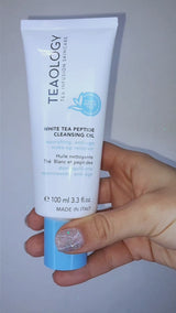 White Tea Peptide Cleansing Oil