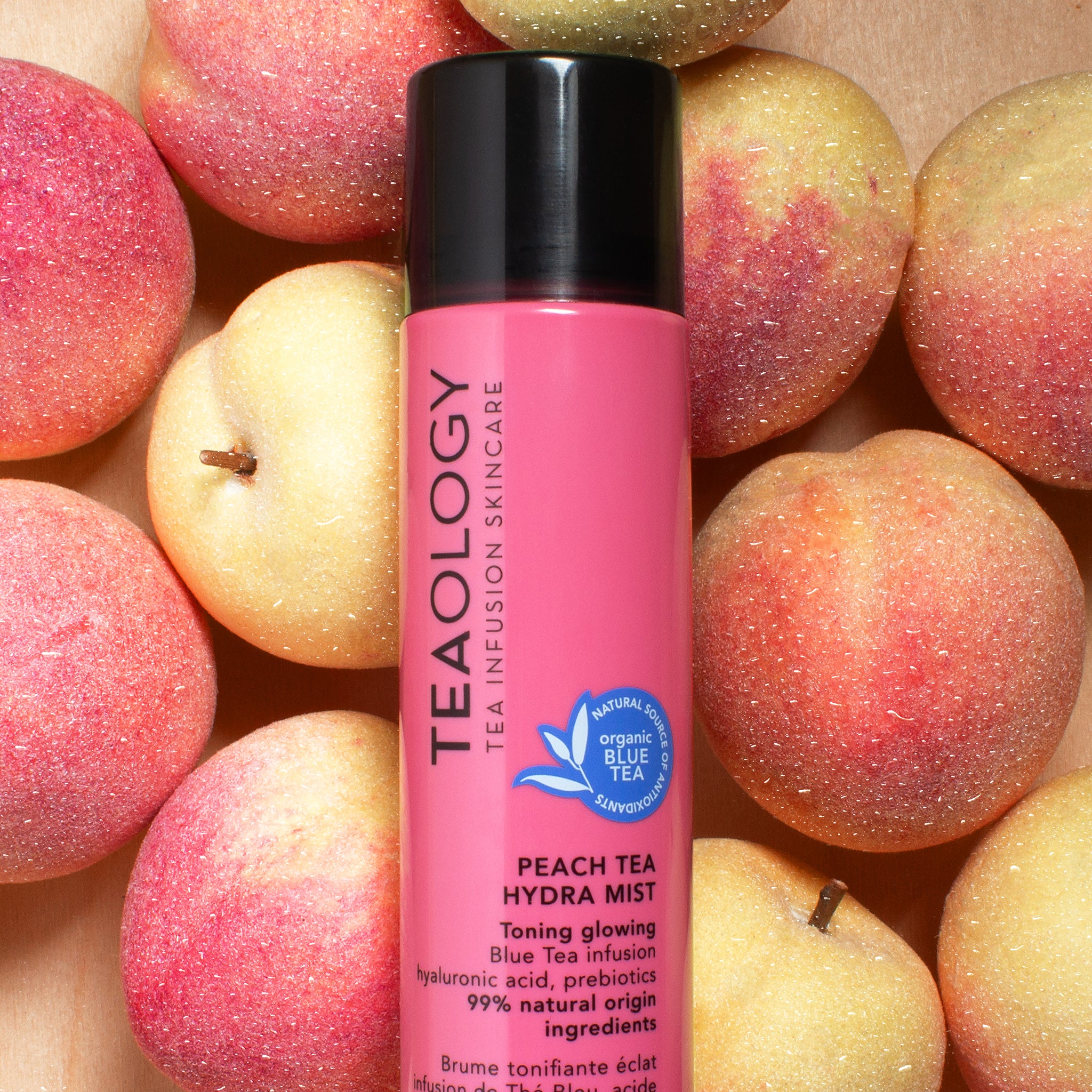 Peach tea Spray viso idratante con infuso di tè blu, acido ialuronico micro-molecolare e prebiotici.